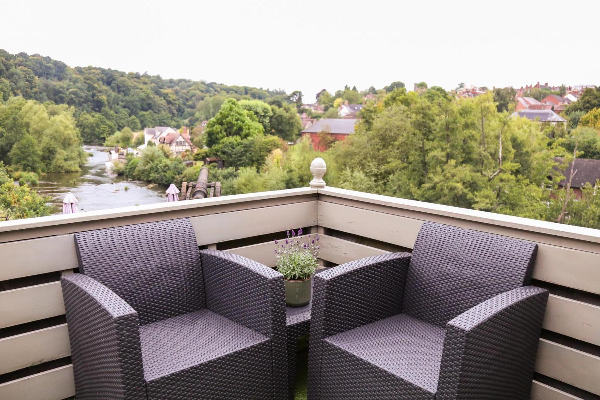 The Charlton Arms Bed & Breakfast Ludlow Ngoại thất bức ảnh